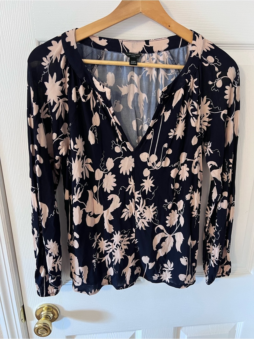 Ann Taylor Black Cream Floral Split Neck Blouse Long Sleeve Georgette Top XSP